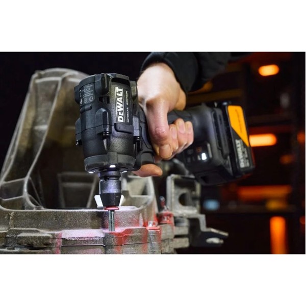 Фото - Гайковерт аккумуляторный DeWALT DCF92MP2T